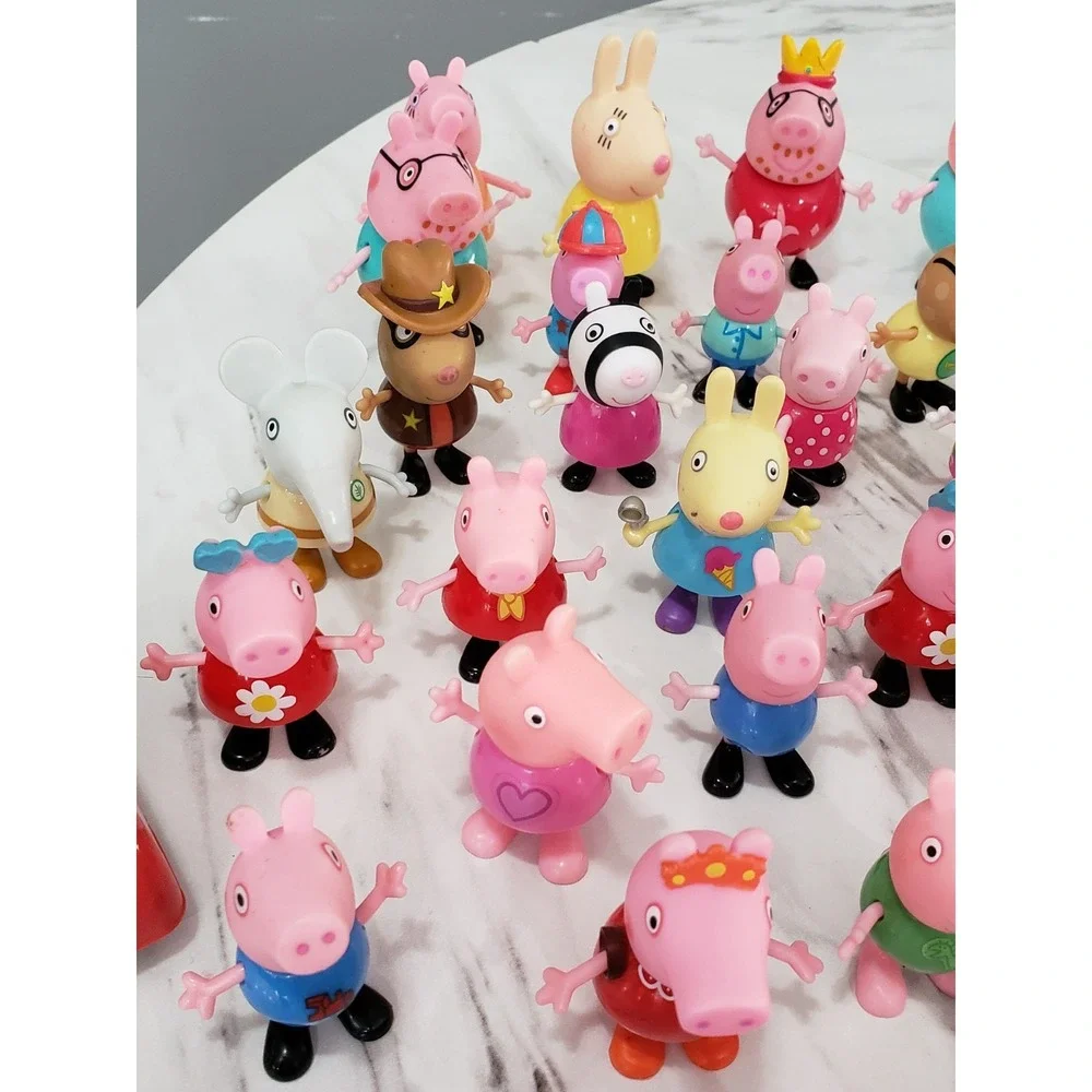 Lot 40+ Peppa Pig Family Friends Figures Bundle Mummy Daddy Grandma George